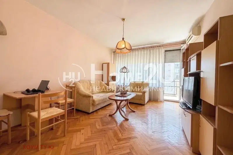 Two-room apartment in Kyuchuk Parizh with terrace and parking