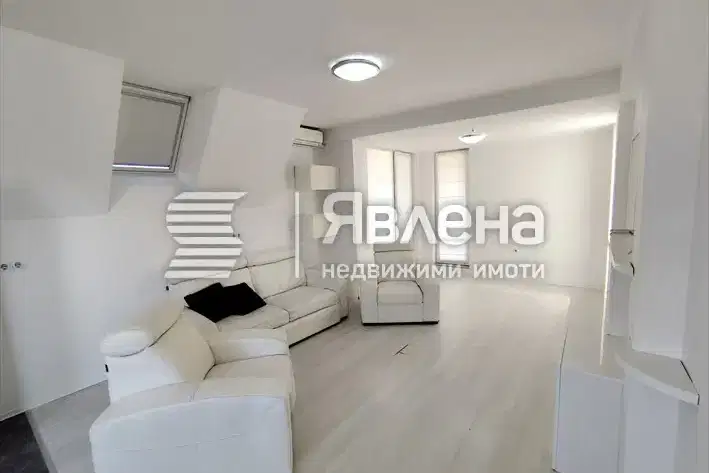 Three-room maisonette with two terraces in Kyuchuk Parizh, Plovdiv