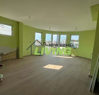 Photo 3 — Three-room apartment in Kyuchuk Parizh with functional layout