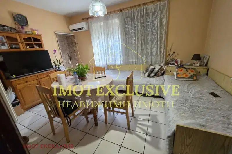 Three-room apartment 80 sq m in Kyuchuk Parizh, Plovdiv