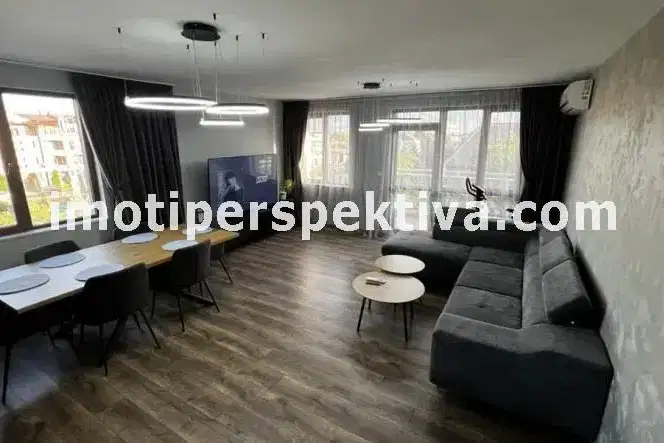 Тристаен апартамент с две тераси в Кючук Париж, Пловдив