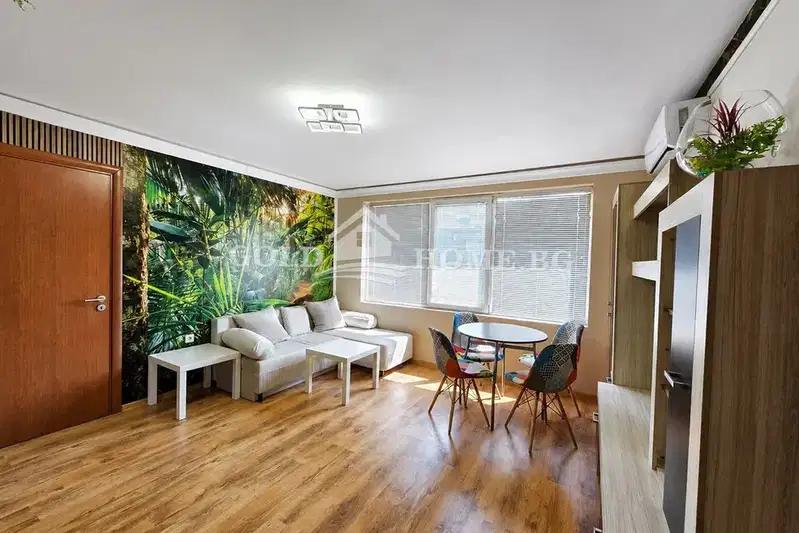 Three-room apartment with two terraces in Kyuchuk Parizh, Plovdiv
