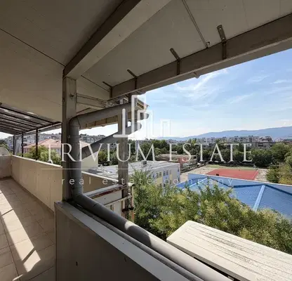 Photo 2 — Spacious 4-room apartment in Kyuchuk Parizh with two entrances