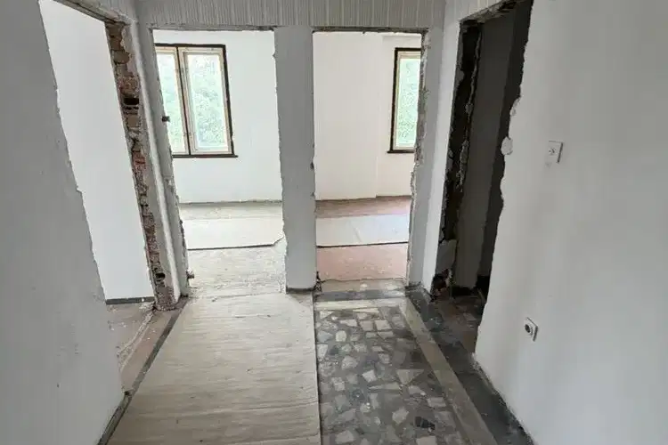 Spacious 4-room apartment in Kyuchuk Parij with garage