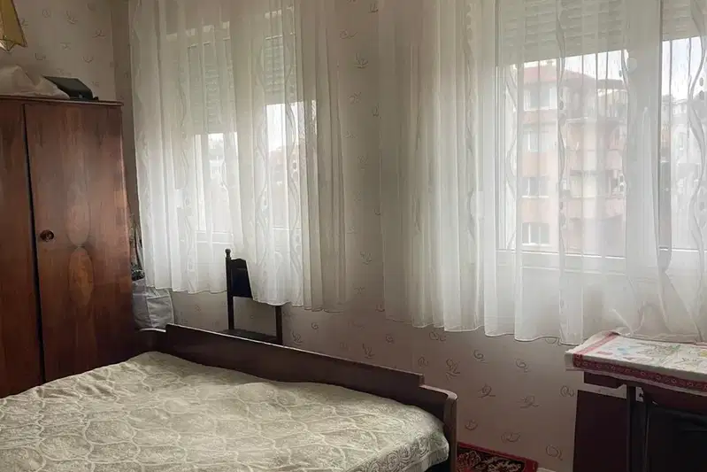 Тристаен апартамент с две тераси в Кючук Париж, Пловдив