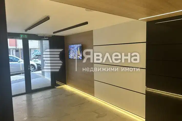 Четиристаен апартамент в Младежки Хълм, Пловдив с асансьор