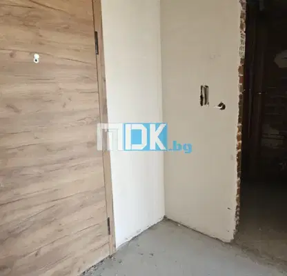 Снимка 5 — Двустаен апартамент с голяма тераса в Остромила, Пловдив