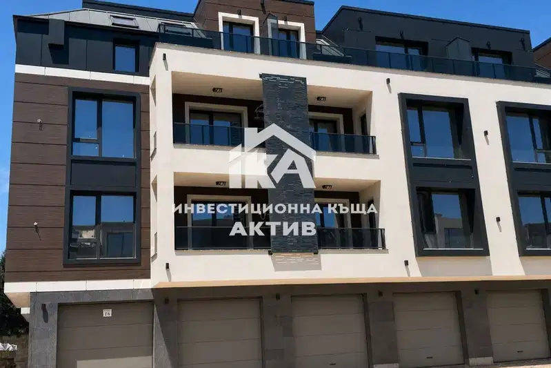 Тристаен апартамент с две тераси в Остромила, Пловдив
