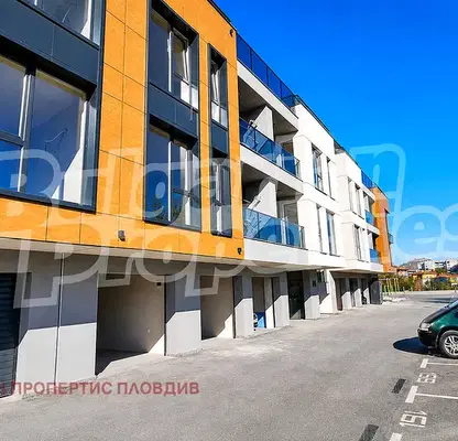 Снимка 2 — Тристаен апартамент с градина в Остромила, Пловдив