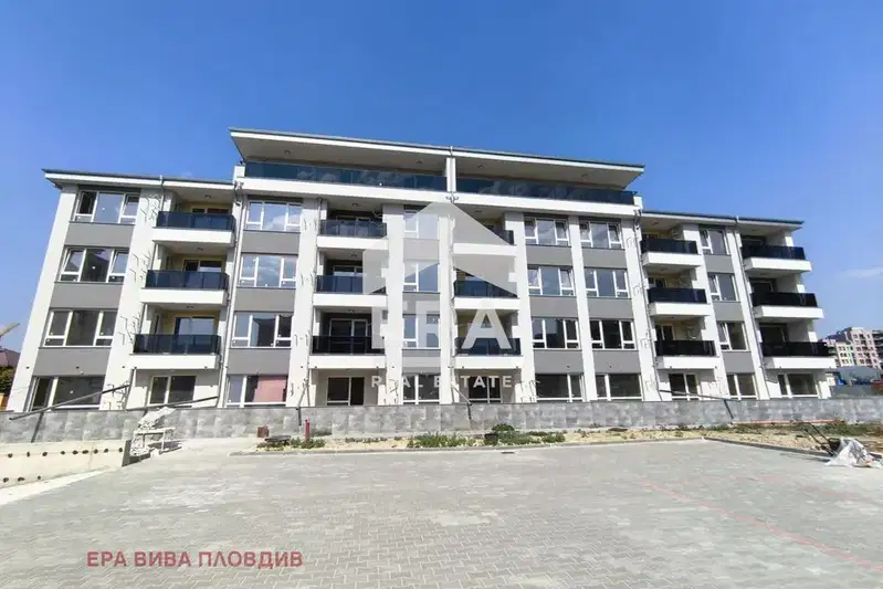 Тристаен апартамент с голяма тераса в Остромила, Пловдив