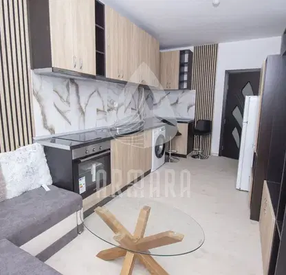 Photo 2 — Three-room apartment with elevator in Ostromila, Plovdiv