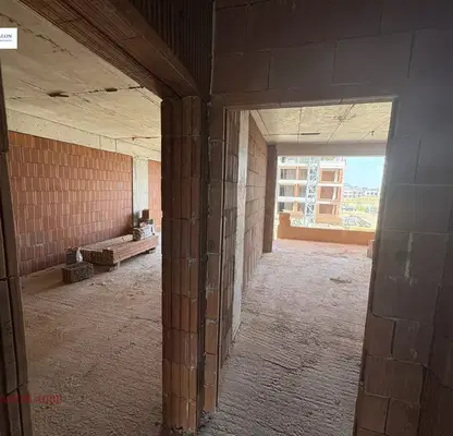 Снимка 4 — Тристаен апартамент с две тераси в Остромила, Пловдив