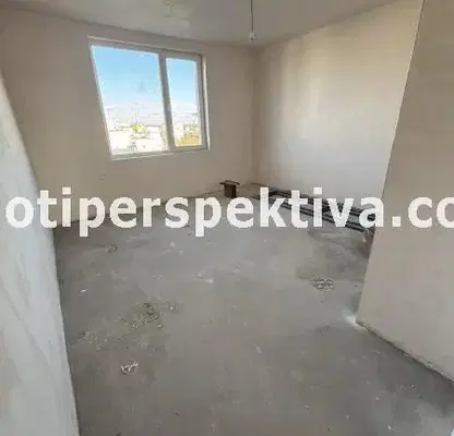 Снимка 2 — Тристаен апартамент в Тракия, Пловдив с тераса