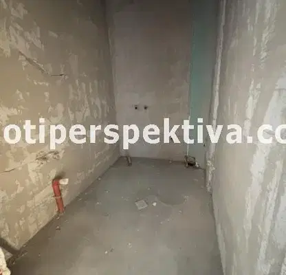 Снимка 4 — Тристаен апартамент в Тракия, Пловдив с тераса