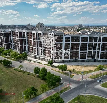 Снимка 2 — Просторен 3-стаен апартамент в Тракия, Пловдив с тераси