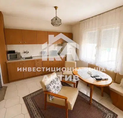 Снимка 2 — Просторен 3-стаен апартамент с две тераси в Тракия, Пловдив