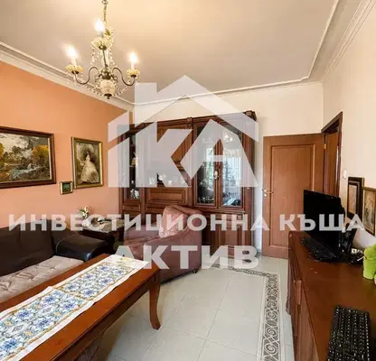 Снимка 3 — Тристаен апартамент с две тераси в кв. Въстанически, Пловдив