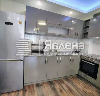 Снимка 3 — Двустаен апартамент с тераса в район Въстанически, Пловдив