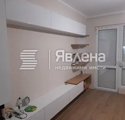 Снимка 2 — Тристаен апартамент в Южен, Пловдив с тераса и гараж