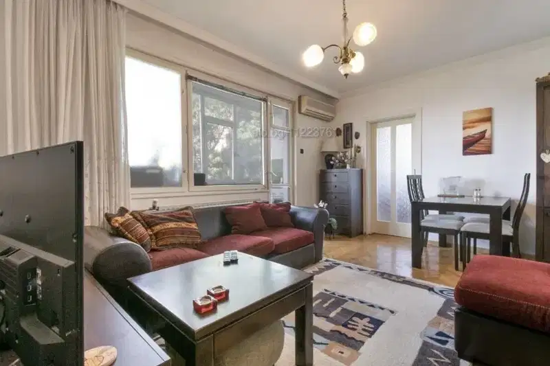 Three-room apartment in Zaharna Fabrika with terrace