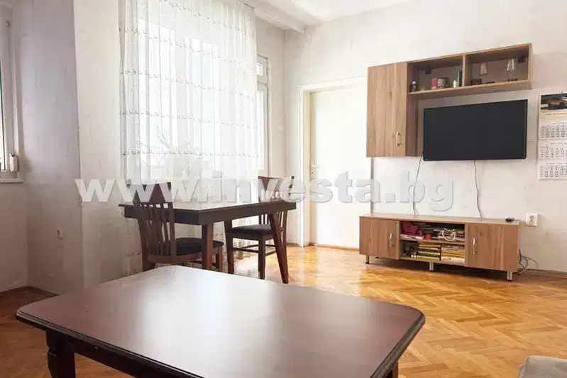 Spacious 4-room apartment in Zapaden, Plovdiv with two terraces