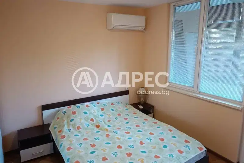 Тристаен апартамент в Център, Разград с две тераси