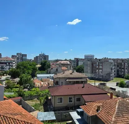 Снимка 3 — Тристаен апартамент в Разград, Център