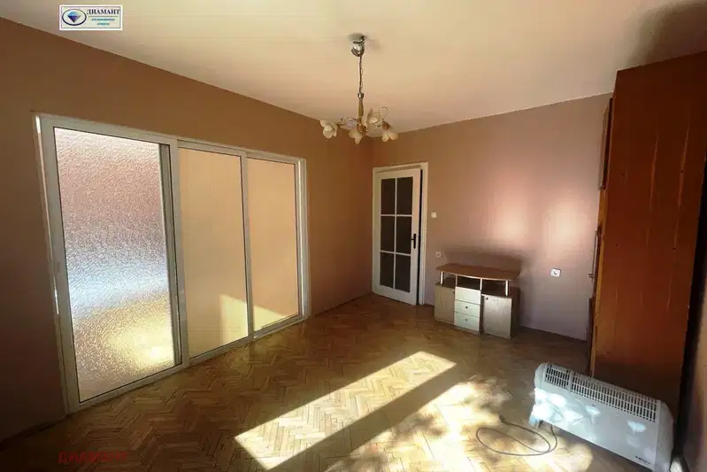 3-bedroom apartment in Ruse, Centyr