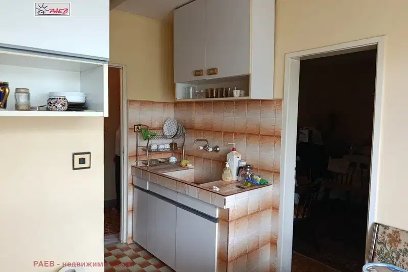 4-bedroom apartment in Ruse, Charodeika - Yug