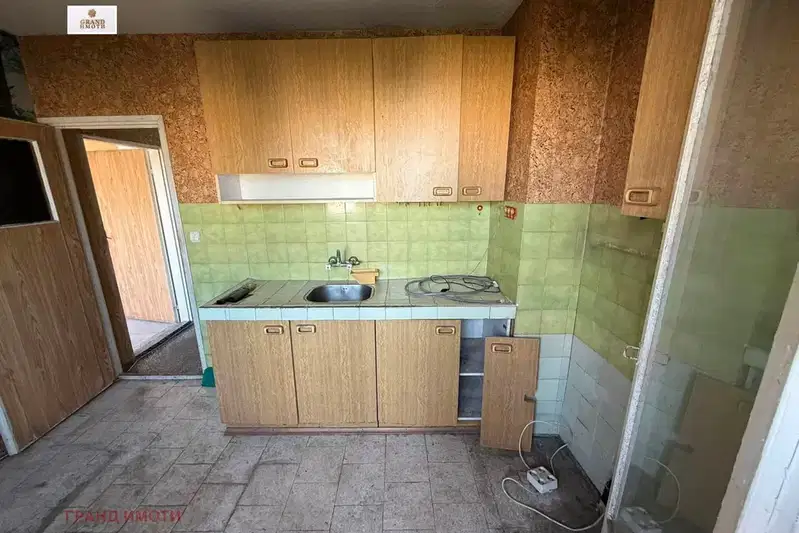 Двустаен апартамент в Русе, Родина 1