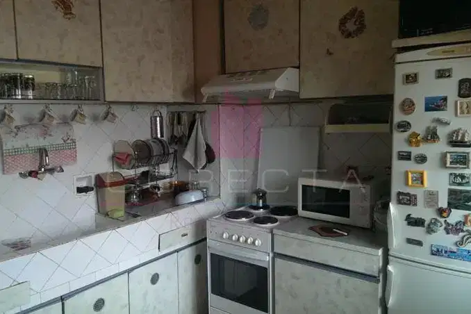 Двустаен апартамент в Русе, Родина 1