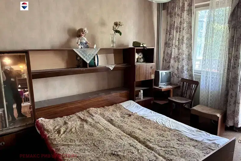 Двустаен апартамент в Родина 2, Русе с две тераси
