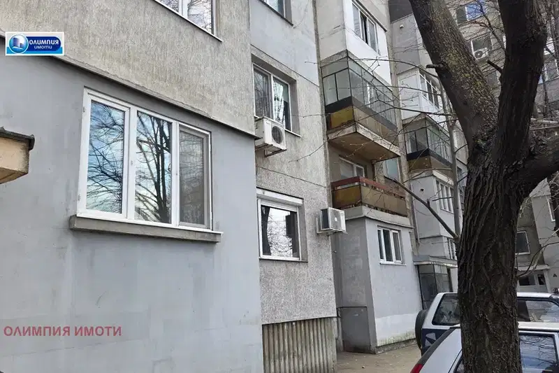 Двустаен апартамент в Родина 2, Русе с усвоена тераса