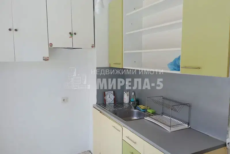 Двустаен апартамент в Русе, Родина 2
