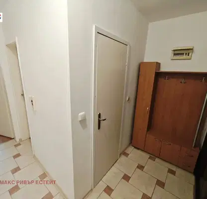 Снимка 4 — Тристаен апартамент 74 кв.м. в Широк център, Русе с тераси