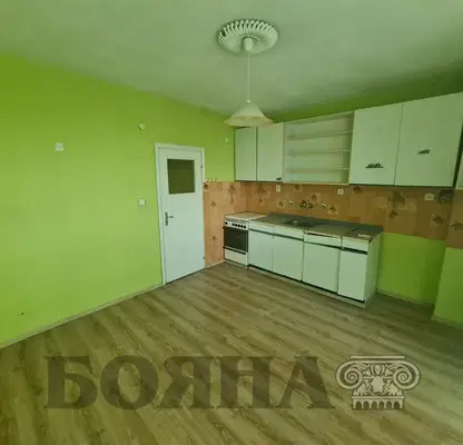 Снимка 5 — Просторен 3-стаен апартамент в Широк център, Русе с две тераси