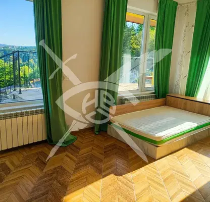Снимка 2 — Двустаен апартамент 110 кв.м. в с. Бусманци, трети етаж