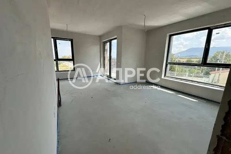 3-bedroom apartment in Ivanyane