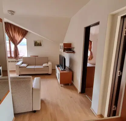 Photo 3 — 3-bedroom apartment in област София, Madjare