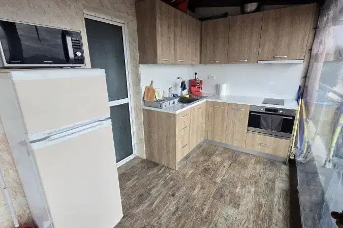 Тристаен апартамент в с. Равда с голяма тераса