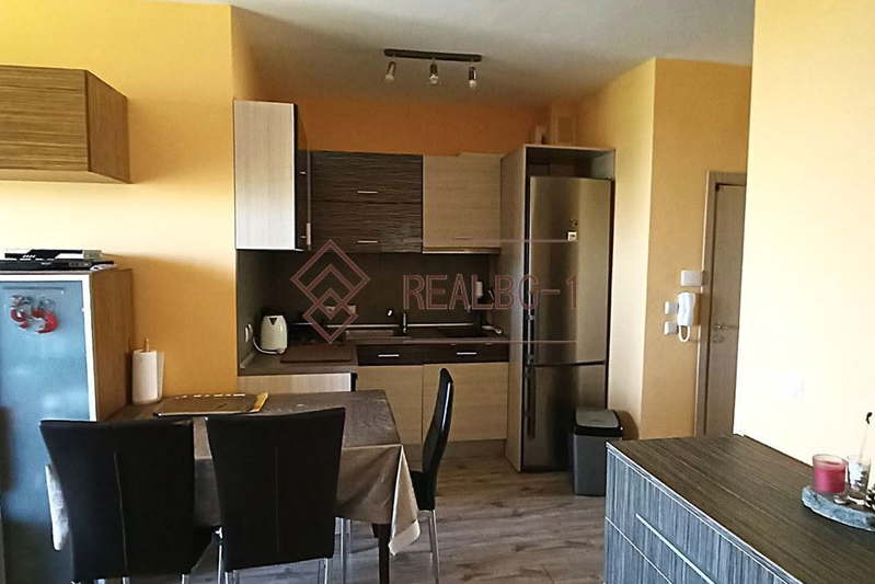 Тристаен апартамент в Добрич, с. Рогачево