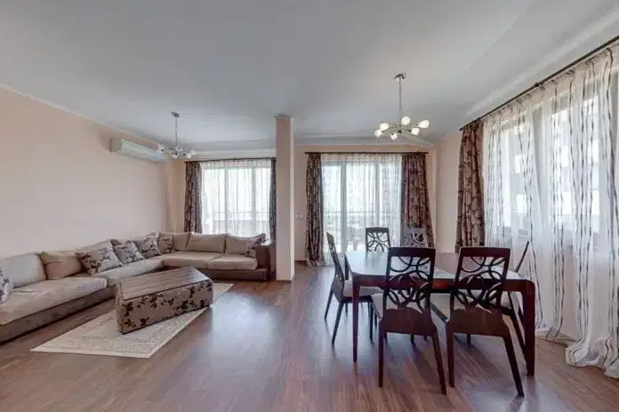 Two-room apartment with sea view in Skorpilovtsi village