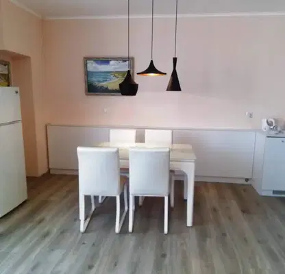 Photo 2 — Four-room apartment with large terrace in Skorpilovtsi village