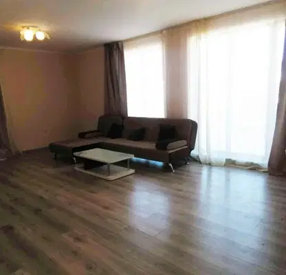 Photo 4 — Four-room apartment with large terrace in Skorpilovtsi village