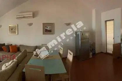 3-bedroom apartment in Dobrich, Topola