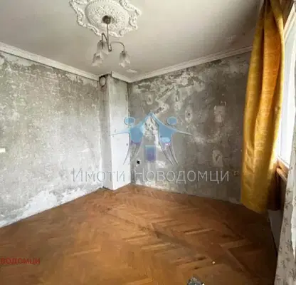 Снимка 5 — Двустаен апартамент в Шумен, Болницата с тераса