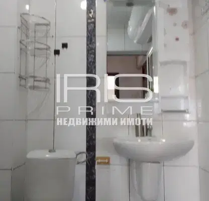 Снимка 4 — Двустаен апартамент с тераса в район Пазара, Шумен