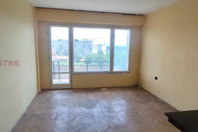 Двустаен апартамент в Шумен, Тракия