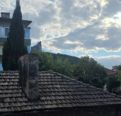 Снимка 4 — Тристаен апартамент с югоизточно изложение в Шумен, Военно училище