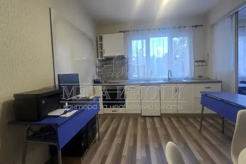 2-bedroom apartment in Sliven, Centyr